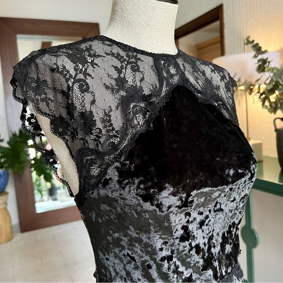 Victoria Secret black crushed velvet lace Trim bodysuit - Picture 9 of 13